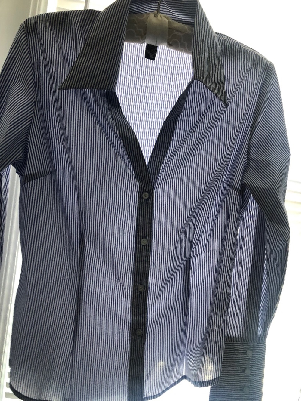 Pinstriped fitted blouse